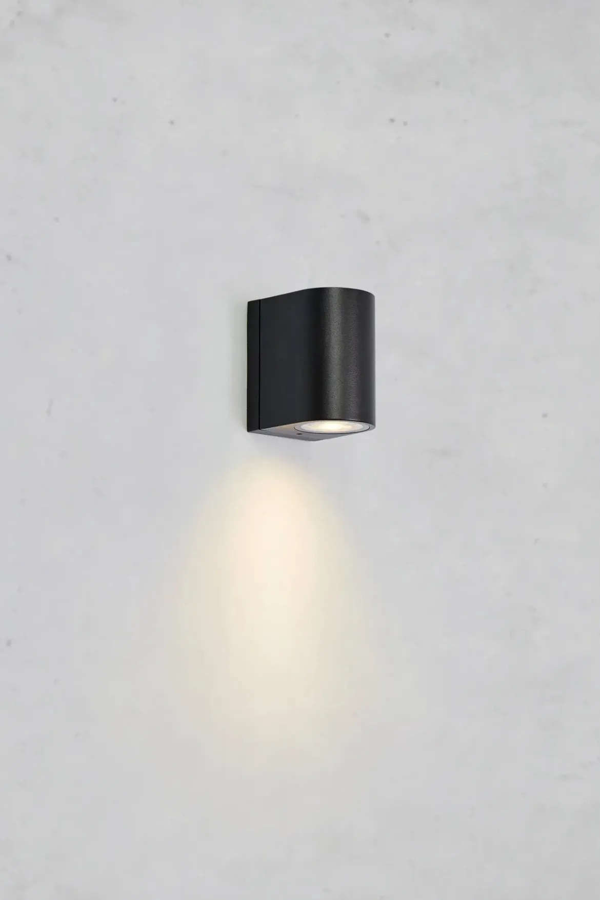 Alor Fasadlampa Svart