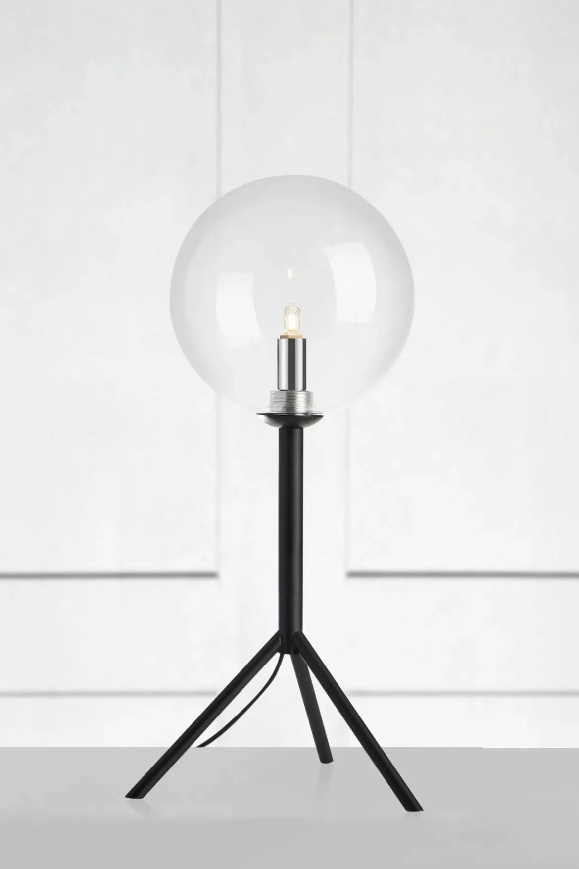 Andrew Bordslampa Svart