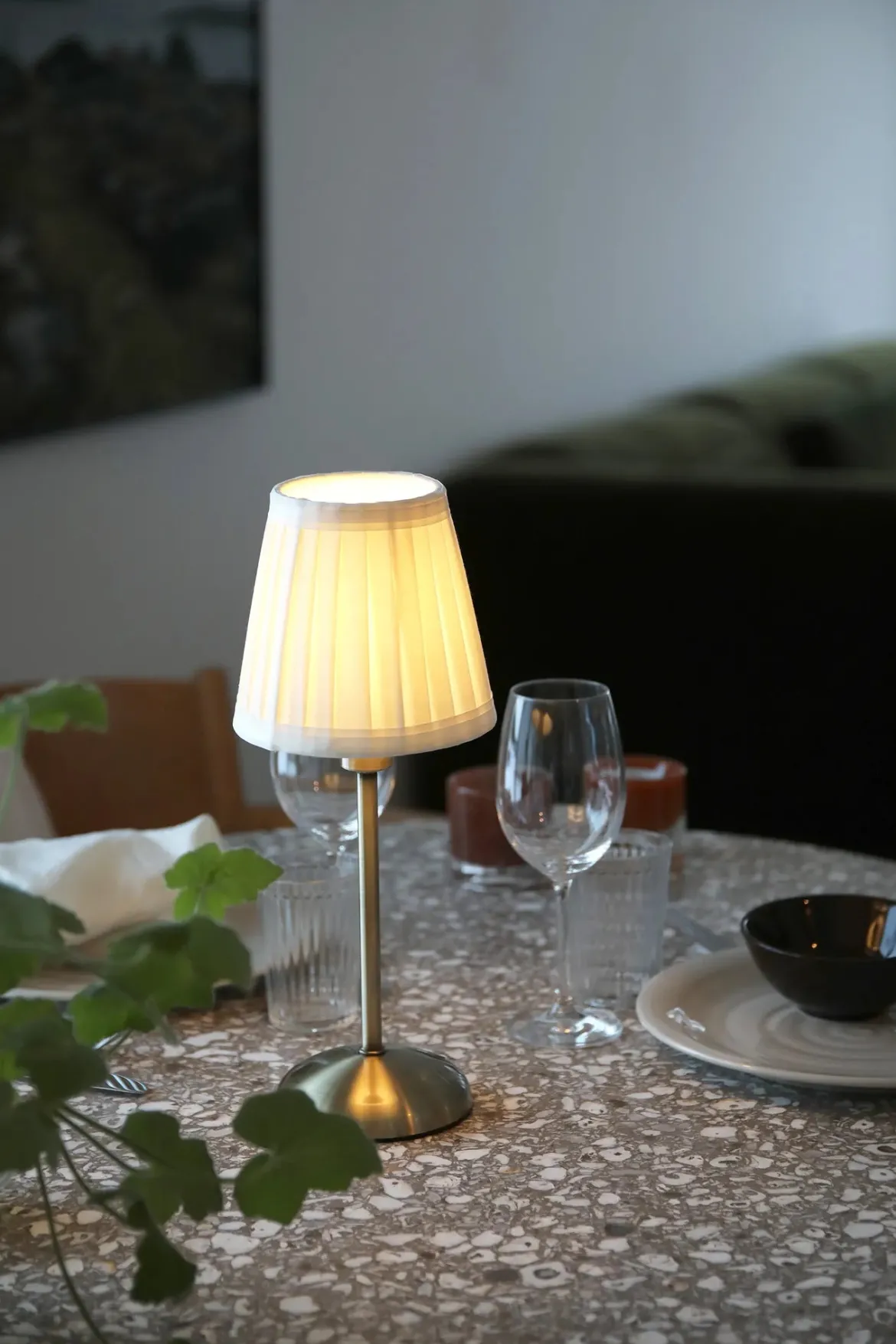 Anno Uppladdningsbar Bordslampa Vit/Mässing