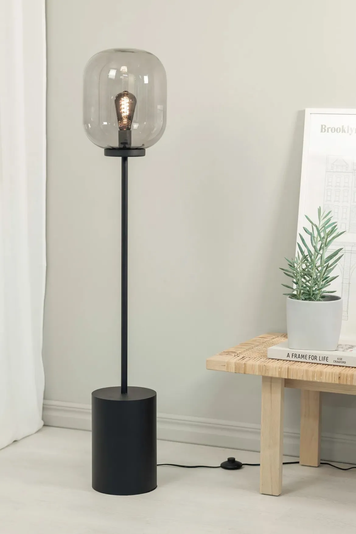 Brooklyn Golvlampa Svart/Rök