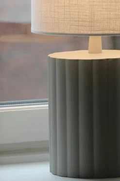 Can Bordslampa Vit/Grå