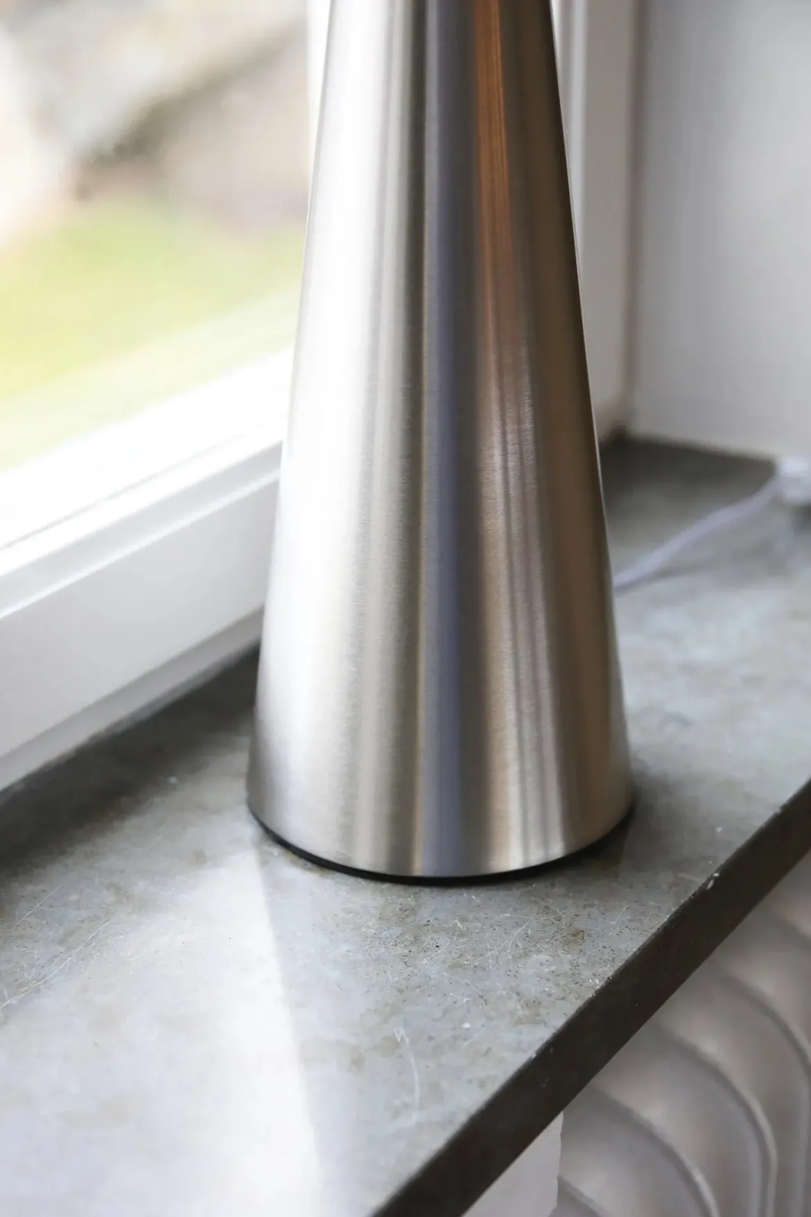 Conus Bordslampa Nickel