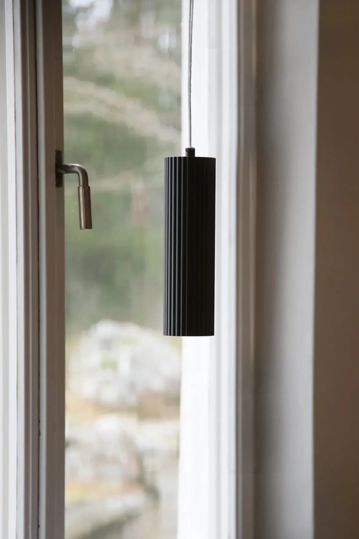 Costilla Fönsterlampa Mörkgrå