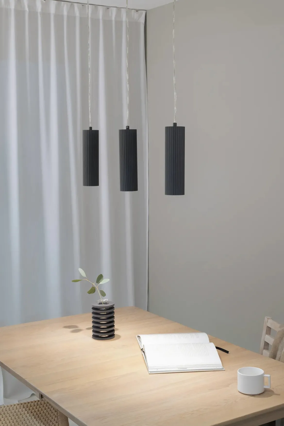 Costilla Taklampa Mörkgrå