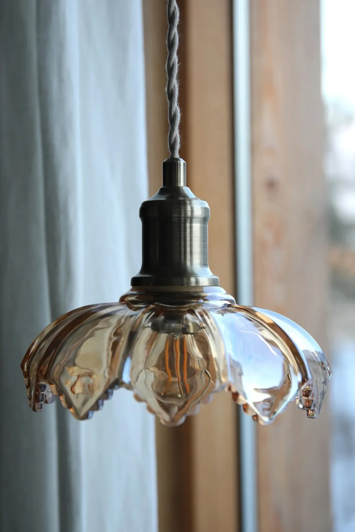 Curio Fönsterlampa Bärnsten