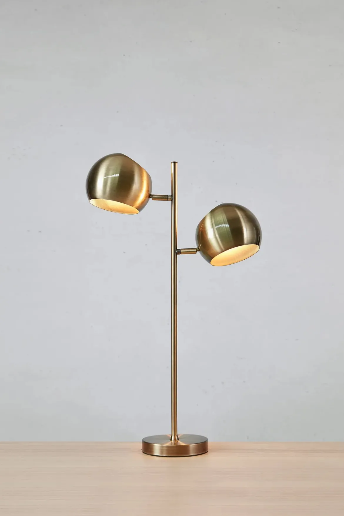 Edgar Bordslampa Antikmässing