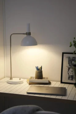 Larry Skrivbordslampa Vit/Krom