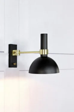 Larry Vägglampa Svart/Mässing