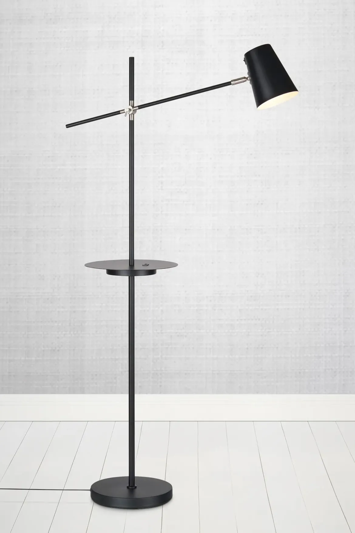 Linear Golvlampa Svart