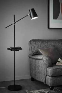 Linear Golvlampa Svart