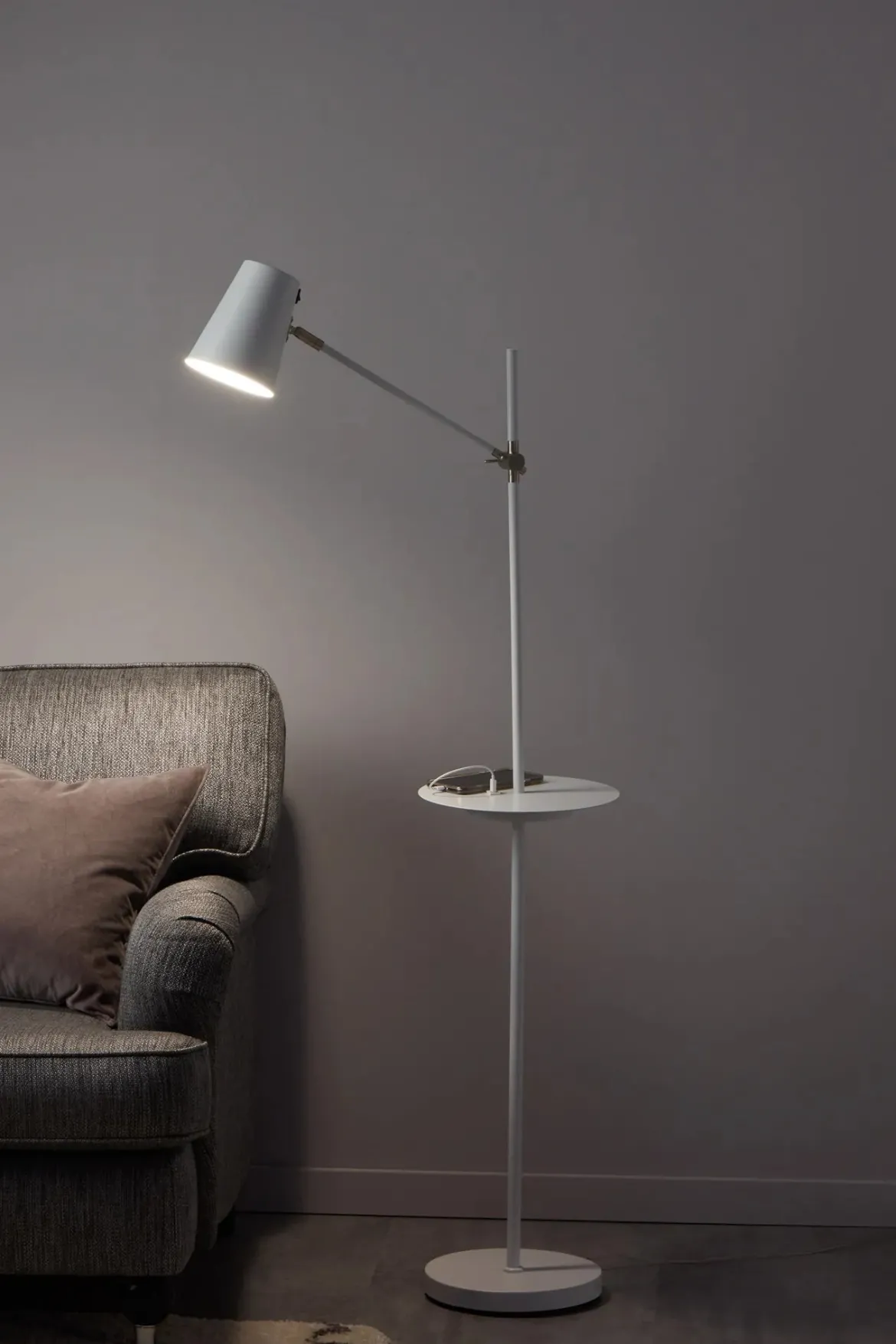Linear Golvlampa Vit