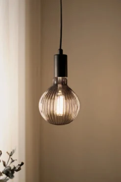Lines Ljuskälla Rök E27 4W LED Dimbar