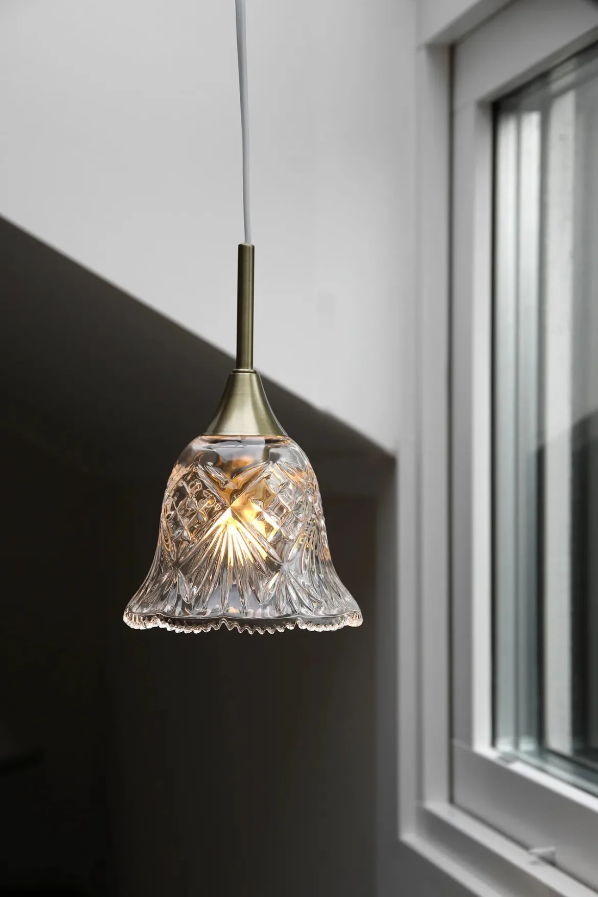 Luna Fönsterlampa Mässing
