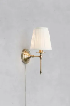 Manor Vägglampa Mässing/Vit
