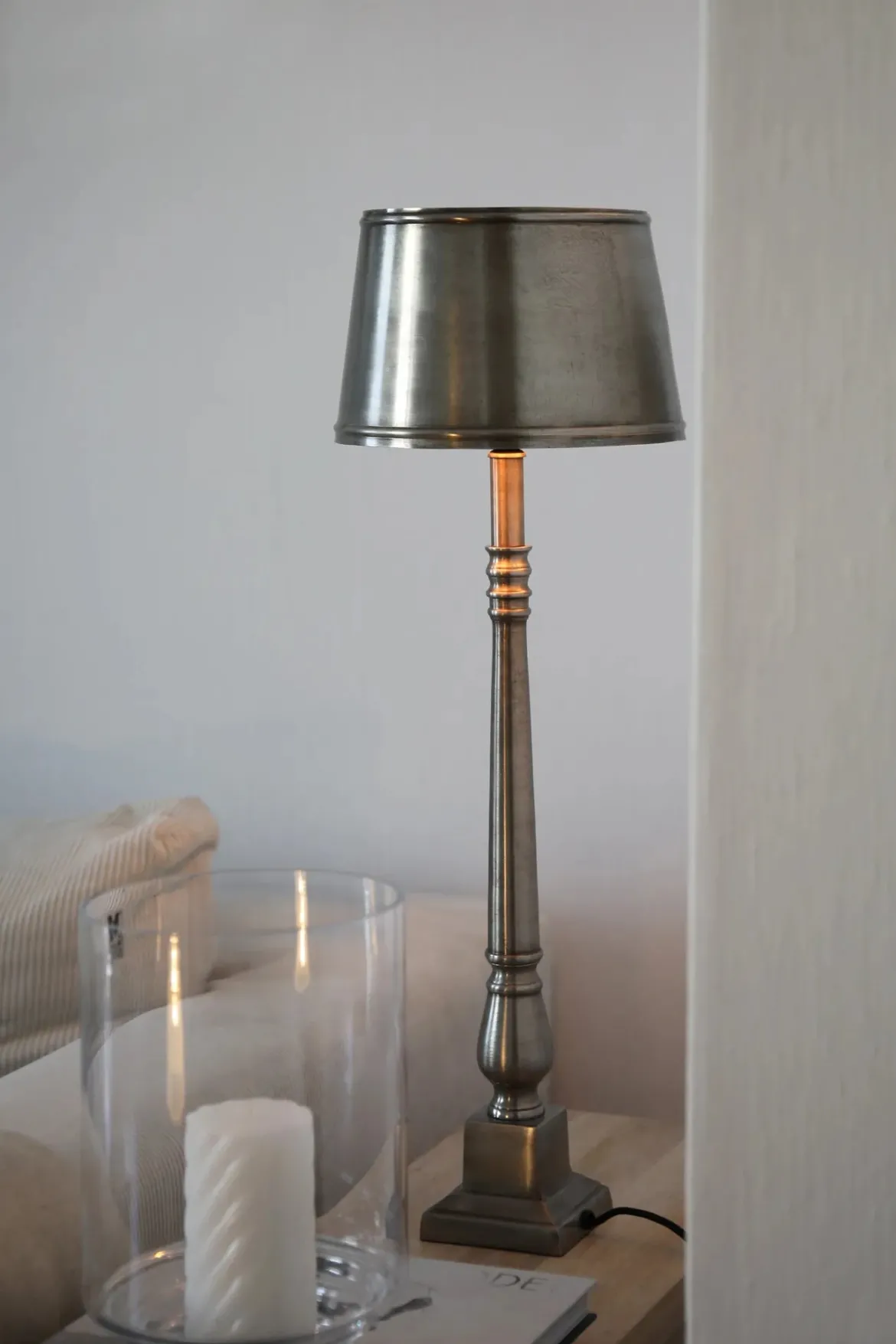 Metallo Bordslampa Silver