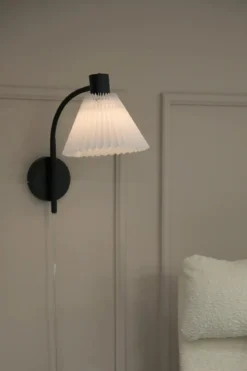 Mira Vägglampa Vit/Svart
