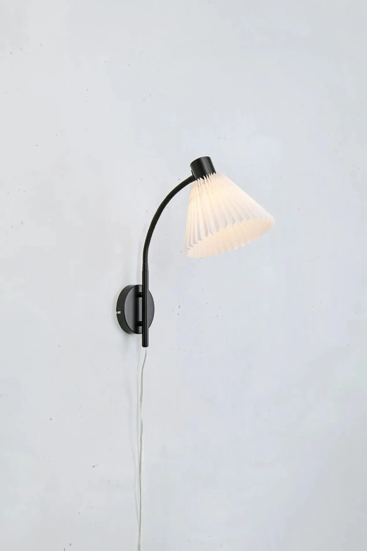 Mira Vägglampa Vit/Svart