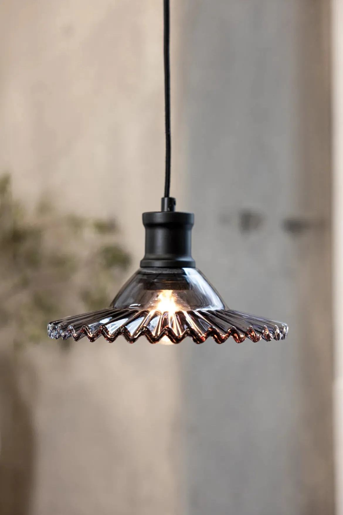 Novia Fönsterlampa Grå
