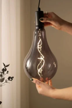 Pear Ljuskälla Rök E27 4W LED Dimbar