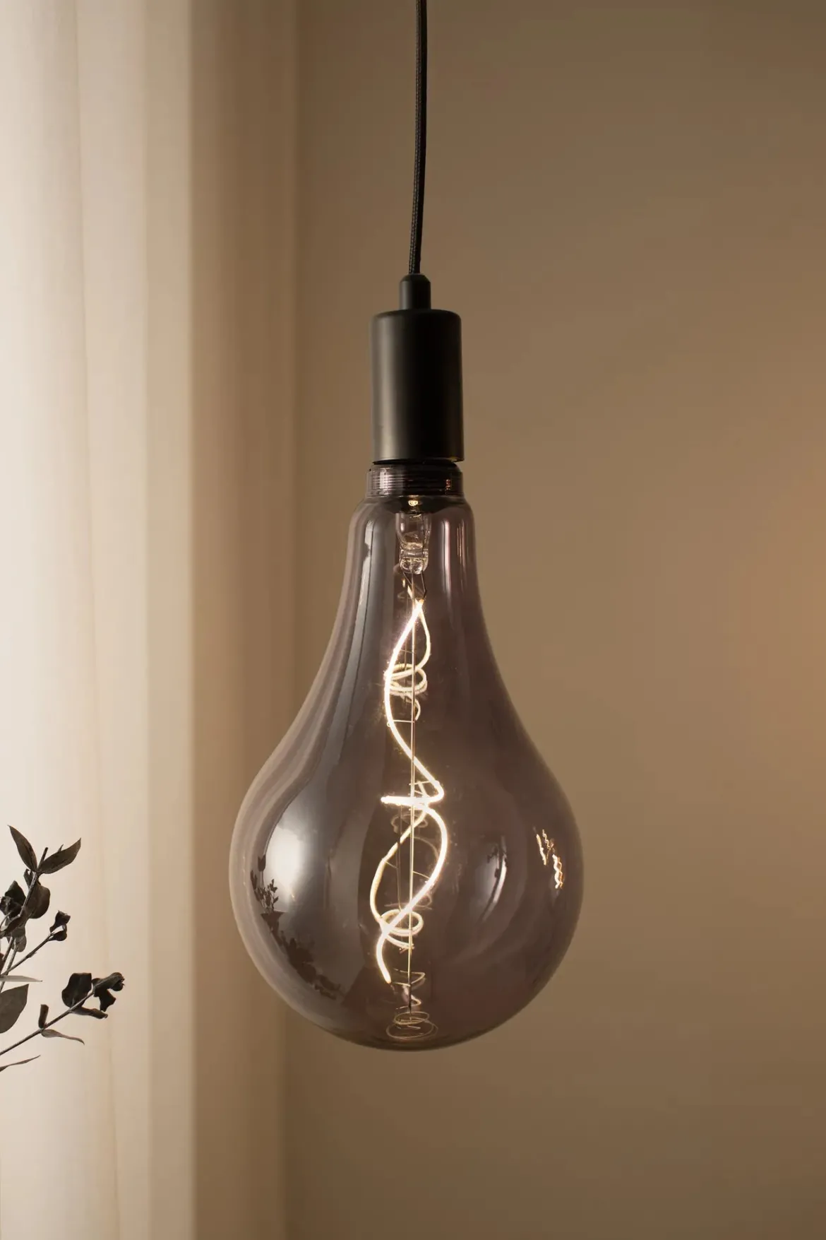 Pear Ljuskälla Rök E27 4W LED Dimbar