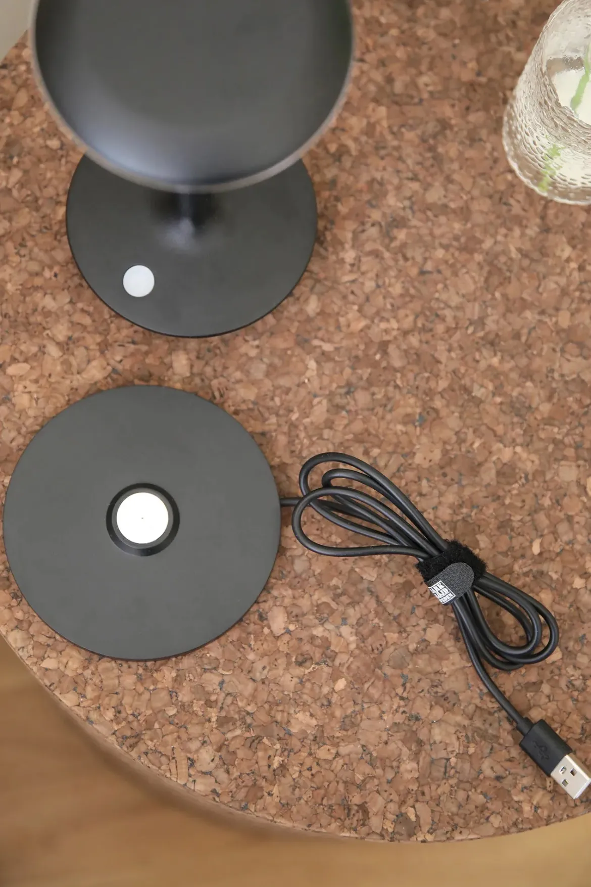 Petit Uppladdningsbar Bordslampa Svart