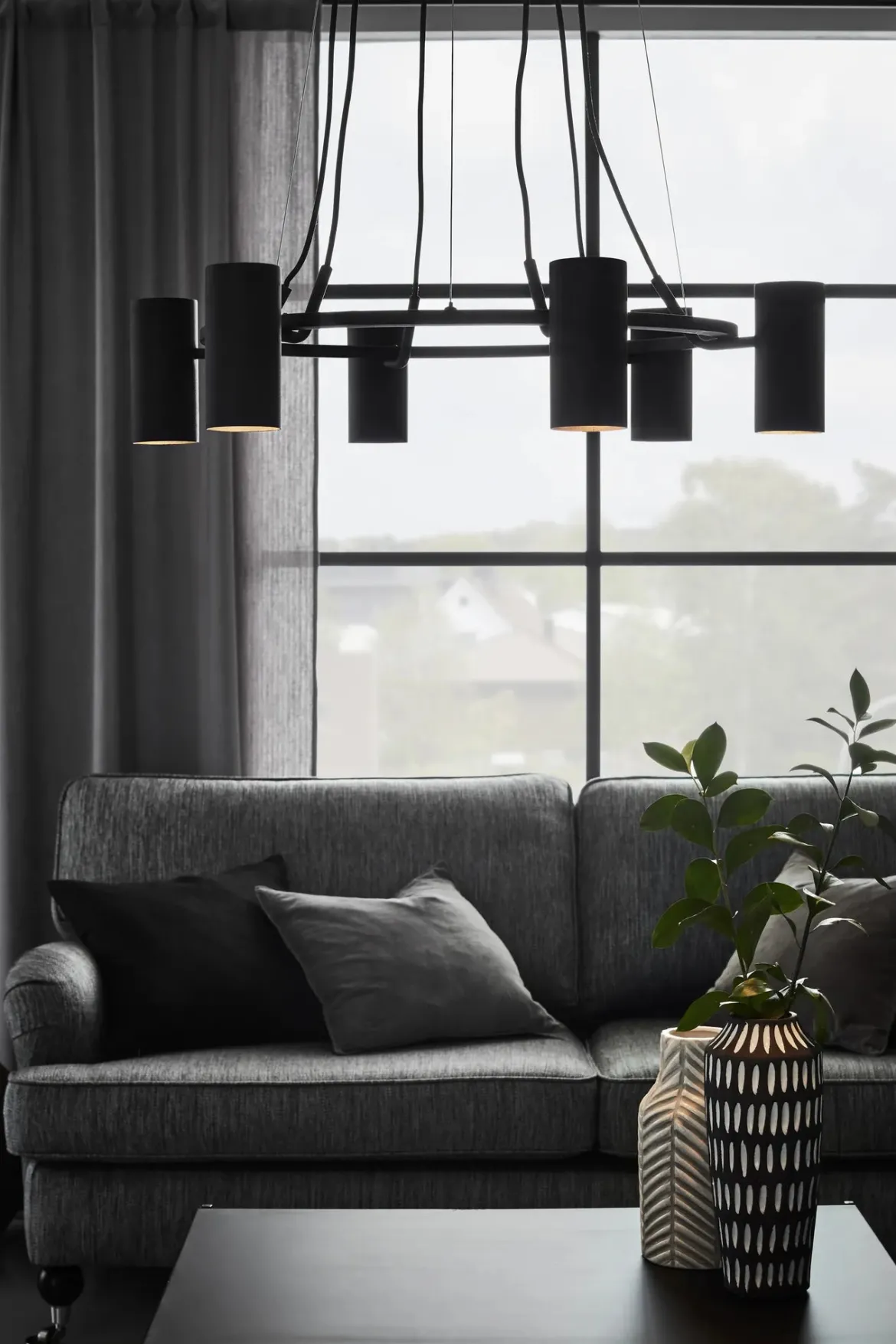 Porto Taklampa Svart