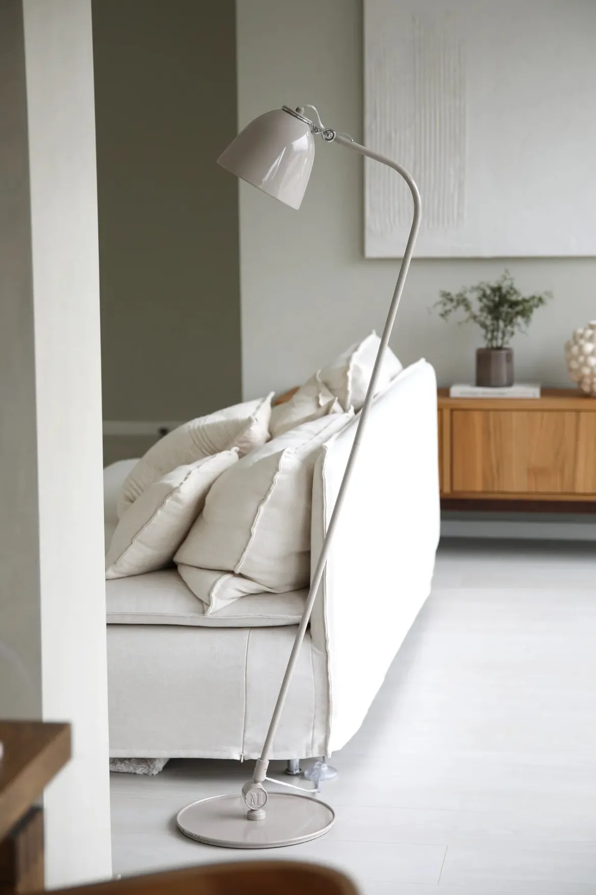Tilt Golvlampa Greige