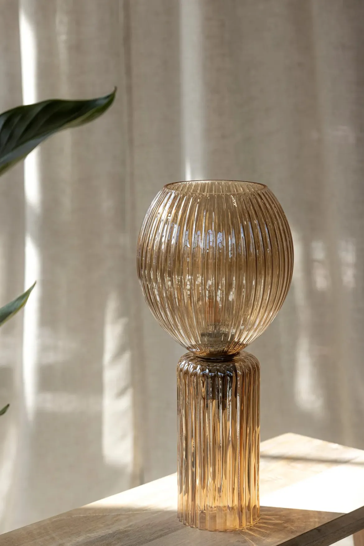 Toulipa Bordslampa Bärnsten
