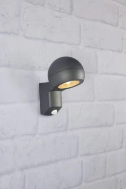 Tyfon Fasadlampa Grå Sensor