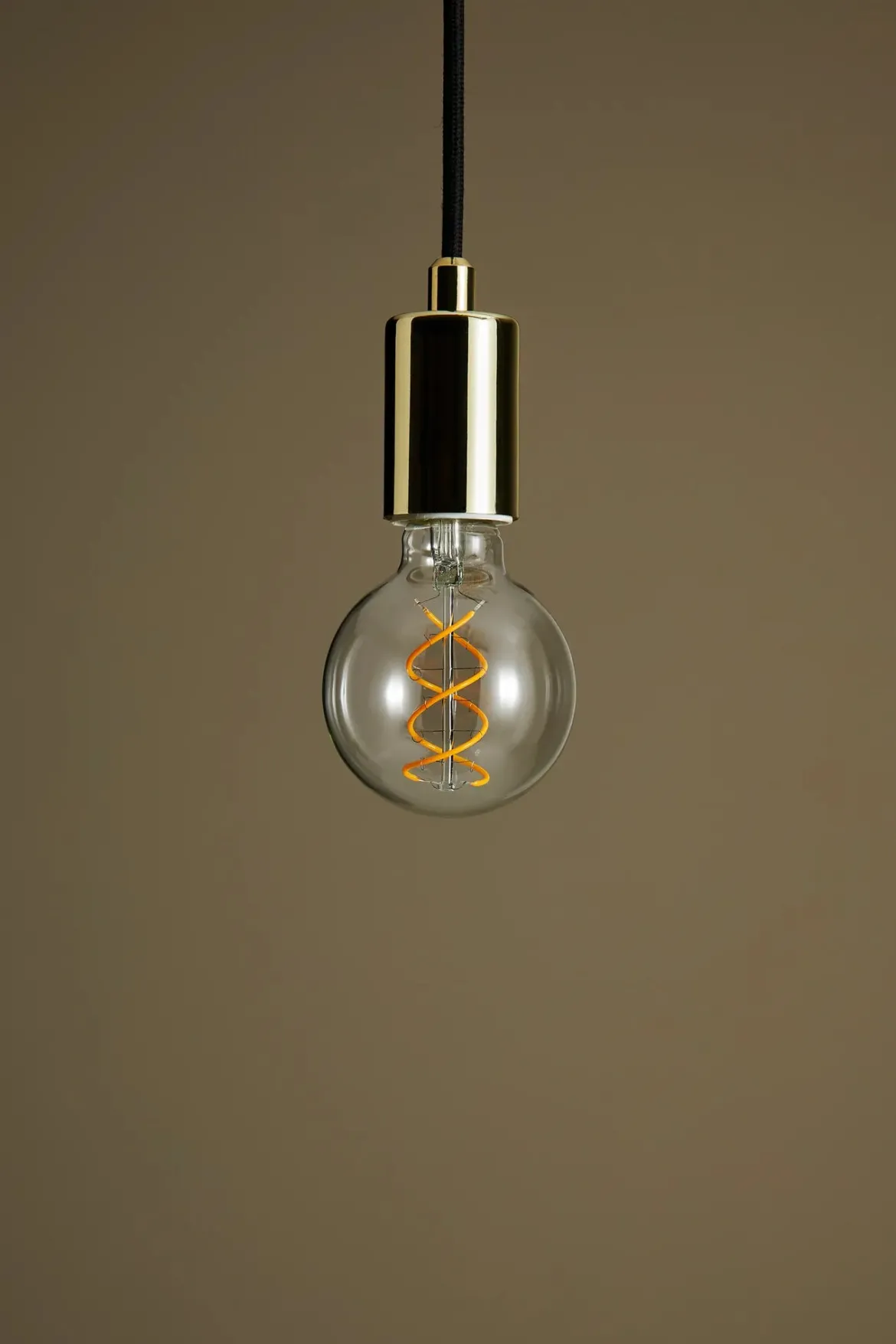 Unison LED Ljuskälla E27 5W Dimbar