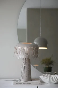 Verbera Bordslampa Greige